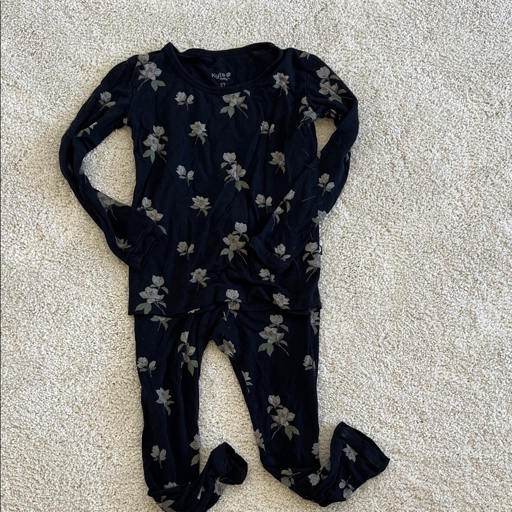 Kyte Magnolia Pajamas